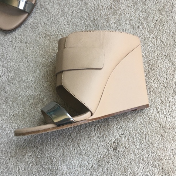 Vince Karima wedges, size 7.5 - Picture 5 of 9